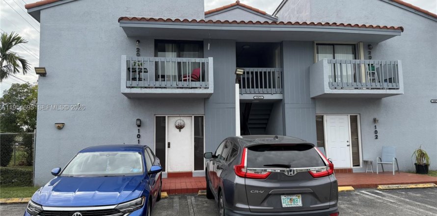 Condominio en Miami, Florida, 2 dormitorios № 2153352