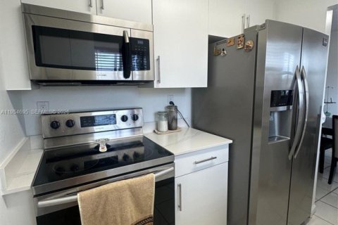 Condominio en venta en Miami, Florida, 2 dormitorios, 80.08 m2 № 2153352 - foto 3