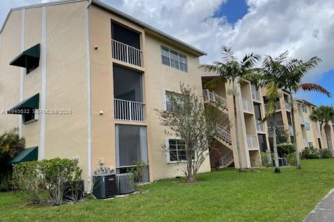 Кондоминиум с 2 спальнями в Майами, Флорида № 2003187