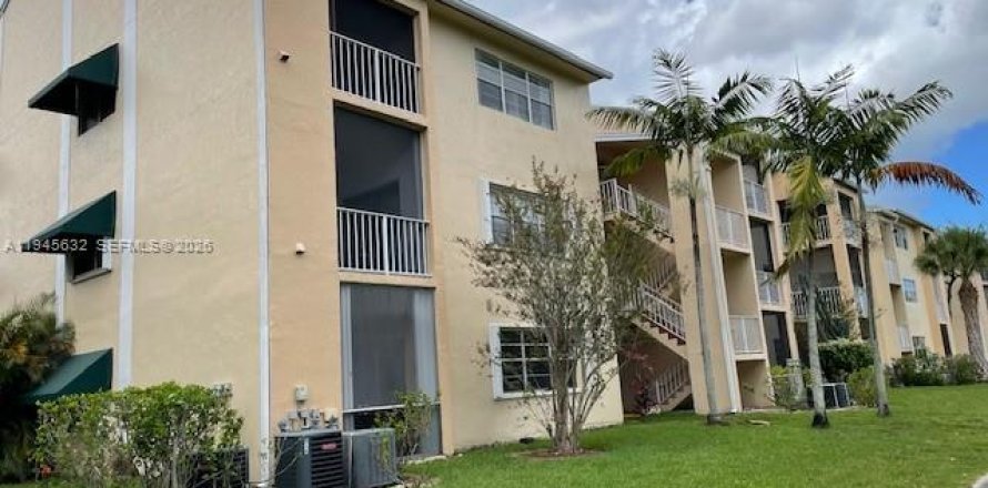 Кондоминиум с 2 спальнями в Майами, Флорида № 2003187