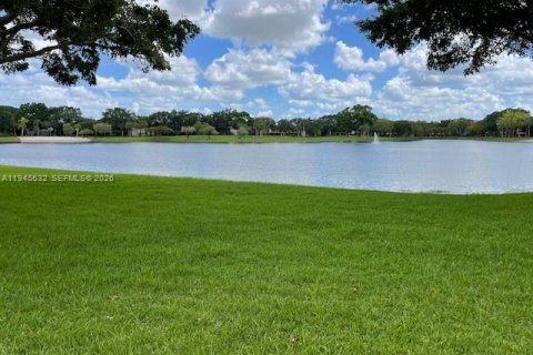 Купить кондоминиум в Майами, Флорида 2 спальни, 101.54м2, № 2003187 - фото 26