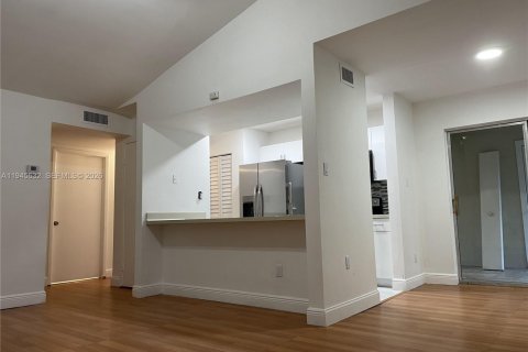 Купить кондоминиум в Майами, Флорида 2 спальни, 101.54м2, № 2003187 - фото 5