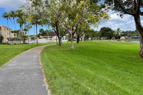 Купить кондоминиум в Майами, Флорида 2 спальни, 101.54м2, № 2003187 - фото 25