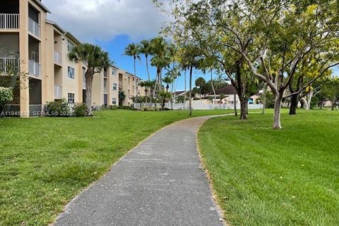 Купить кондоминиум в Майами, Флорида 2 спальни, 101.54м2, № 2003187 - фото 24