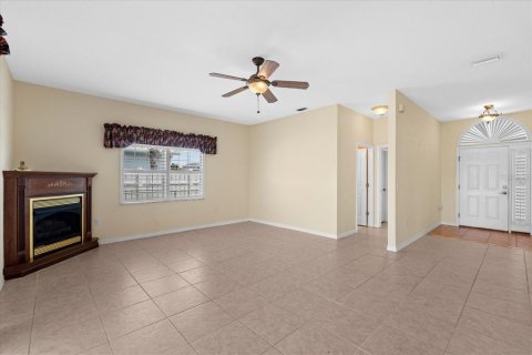 House in Palm Coast, Florida 2 bedrooms, 194.72 sq.m. № 1649014 - photo 13