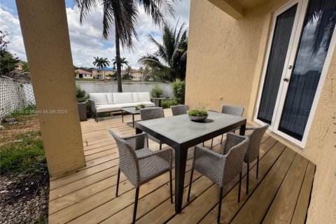 House in Miramar, Florida 4 bedrooms, 188.78 sq.m. № 1710174 - photo 5