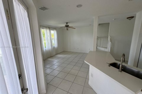 House in Miramar, Florida 4 bedrooms, 188.78 sq.m. № 1710174 - photo 16