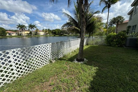 House in Miramar, Florida 4 bedrooms, 188.78 sq.m. № 1710174 - photo 21