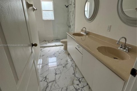 House in Miramar, Florida 4 bedrooms, 188.78 sq.m. № 1710174 - photo 27