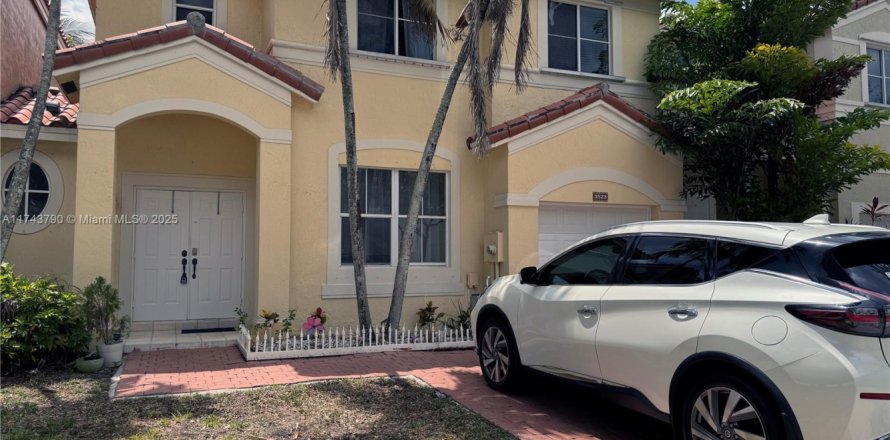 House in Miramar, Florida 4 bedrooms, 188.78 sq.m. № 1710174