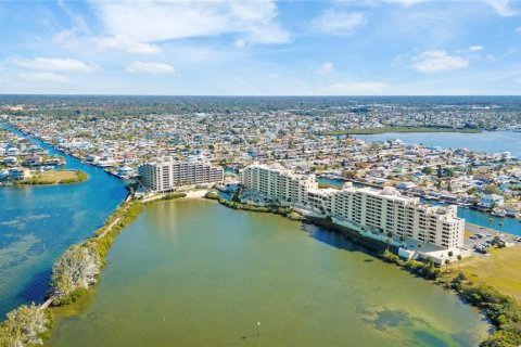Condominio en alquiler en Hudson, Florida, 2 dormitorios, 88.26 m2 № 2135934 - foto 2