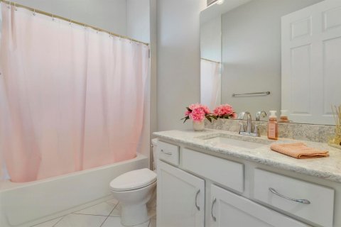 House in Port St. Lucie, Florida 3 bedrooms, 152.92 sq.m. № 2082983 - photo 25