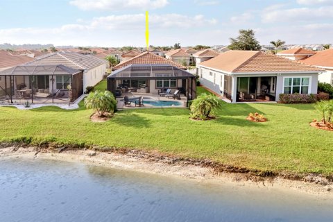 House in Port St. Lucie, Florida 3 bedrooms, 152.92 sq.m. № 2082983 - photo 2