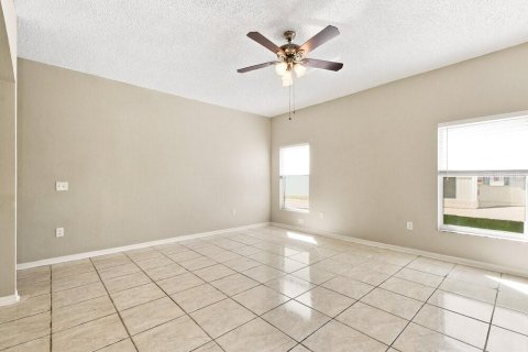 House in Kissimmee, Florida 3 bedrooms, 186.92 sq.m. № 2391009 - photo 4