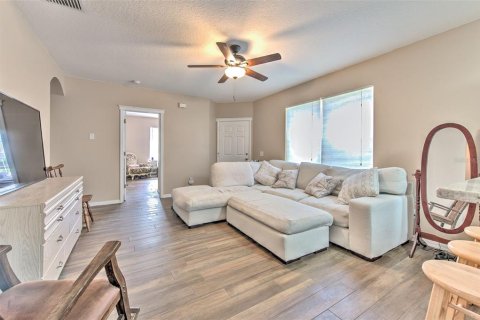 Casa en venta en Fish Hawk, Florida, 4 dormitorios, 115.11 m2 № 2148850 - foto 8