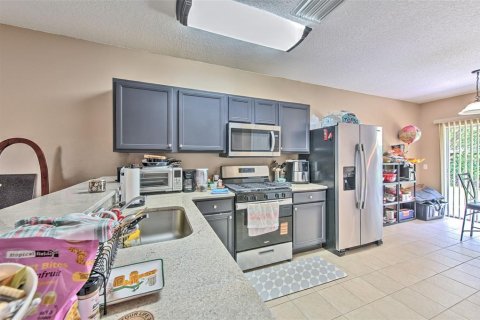 Casa en venta en Fish Hawk, Florida, 4 dormitorios, 115.11 m2 № 2148850 - foto 10