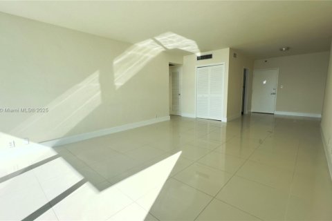 Copropriété à louer à Miami Beach, Floride: 1 chambre, 77.76 m2 № 1971259 - photo 2