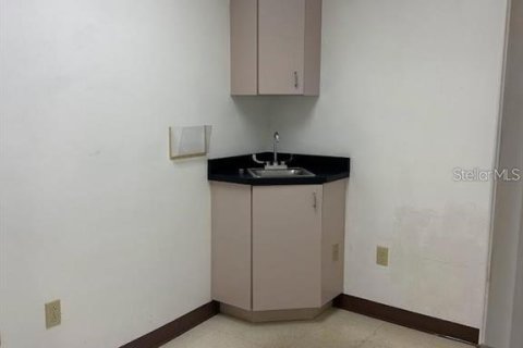 Immobilier commercial à louer à Ocala, Floride: 197.7 m2 № 1786779 - photo 14