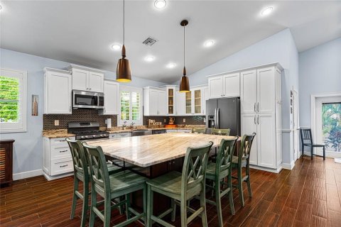 Villa ou maison à louer à Tampa, Floride: 3 chambres, 199.74 m2 № 2101241 - photo 12