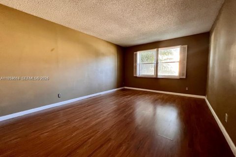 Condo in Lauderhill, Florida, 2 bedrooms № 2019842 - photo 17