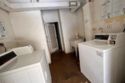 Condo in Lauderhill, Florida, 2 bedrooms № 2019842 - photo 6