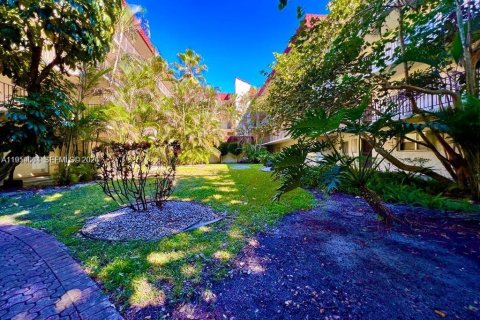 Condo in Lauderhill, Florida, 2 bedrooms № 2019842 - photo 23