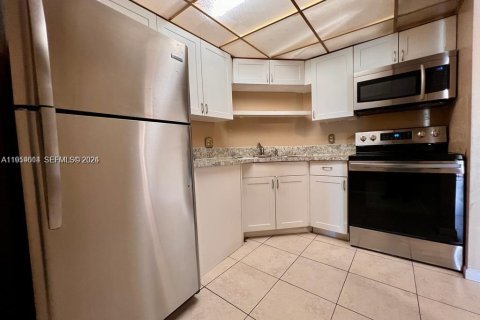 Condo in Lauderhill, Florida, 2 bedrooms № 2019842 - photo 15