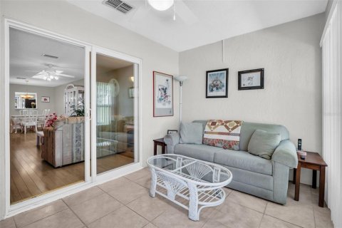 Copropriété à vendre à Palm Harbor, Floride: 2 chambres, 114.27 m2 № 2201534 - photo 11