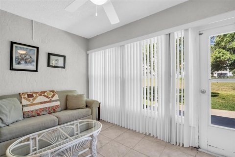 Copropriété à vendre à Palm Harbor, Floride: 2 chambres, 114.27 m2 № 2201534 - photo 10