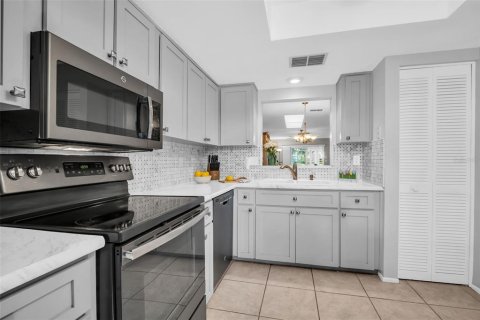 Copropriété à vendre à Palm Harbor, Floride: 2 chambres, 114.27 m2 № 2201534 - photo 2