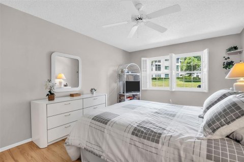 Copropriété à vendre à Palm Harbor, Floride: 2 chambres, 114.27 m2 № 2201534 - photo 13