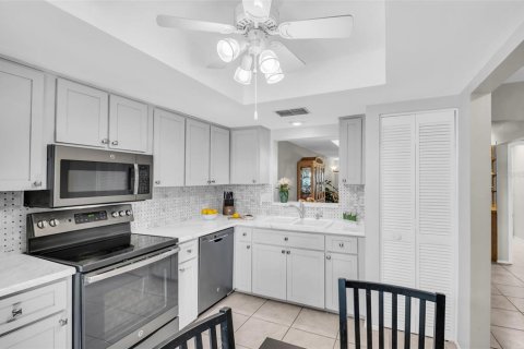 Copropriété à vendre à Palm Harbor, Floride: 2 chambres, 114.27 m2 № 2201534 - photo 5