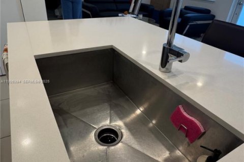 Снять в аренду кондоминиум в Дорал, Флорида 3 спальни, 102.38м2, № 1986346 - фото 12