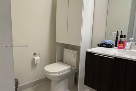 Снять в аренду кондоминиум в Дорал, Флорида 3 спальни, 102.38м2, № 1986346 - фото 27