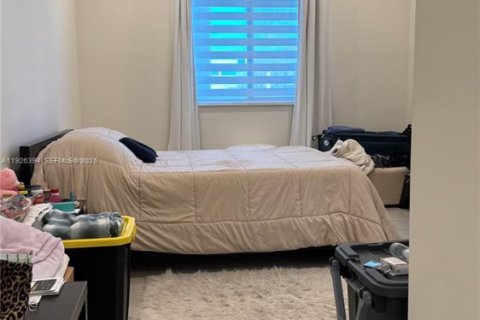 Снять в аренду кондоминиум в Дорал, Флорида 3 спальни, 102.38м2, № 1986346 - фото 18