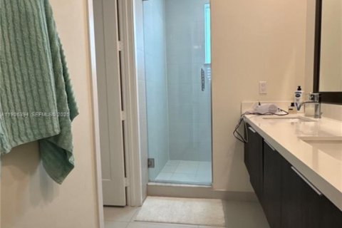 Снять в аренду кондоминиум в Дорал, Флорида 3 спальни, 102.38м2, № 1986346 - фото 21