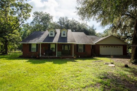 House in Starke, Florida 3 bedrooms, 261.24 sq.m. № 2318740