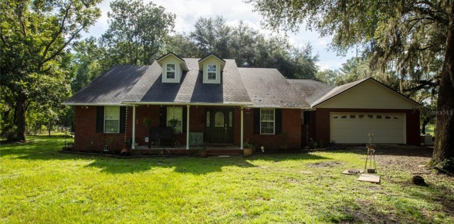 Casa en Starke, Florida 3 dormitorios, 261.24 m2 № 2318740