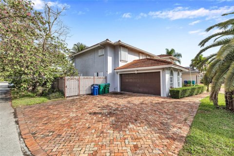 Villa ou maison à vendre à Miami, Floride: 4 chambres, 259.66 m2 № 1479792 - photo 7