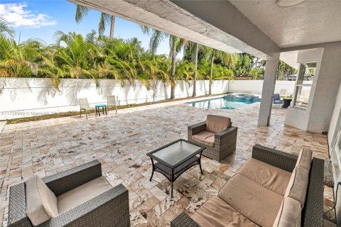 Villa ou maison à vendre à Miami, Floride: 4 chambres, 259.66 m2 № 1479792 - photo 14