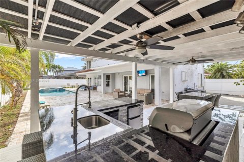 Villa ou maison à vendre à Miami, Floride: 4 chambres, 259.66 m2 № 1479792 - photo 18