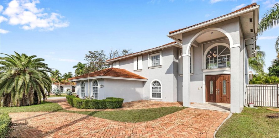 Villa ou maison à Miami, Floride 4 chambres, 259.66 m2 № 1479792