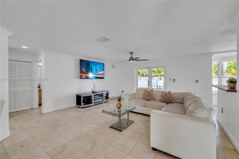Villa ou maison à vendre à Miami, Floride: 4 chambres, 259.66 m2 № 1479792 - photo 27