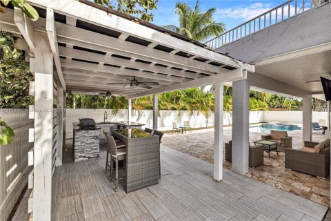 Villa ou maison à vendre à Miami, Floride: 4 chambres, 259.66 m2 № 1479792 - photo 16