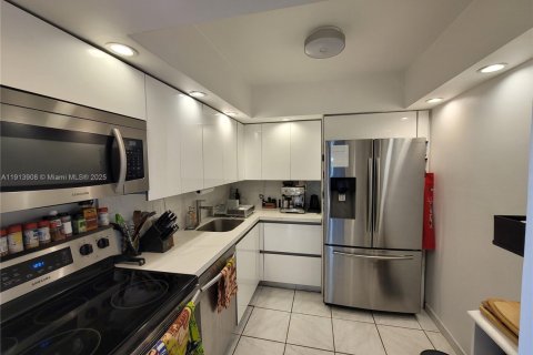 Copropriété à vendre à Aventura, Floride: 2 chambres, 105.72 m2 № 1968527 - photo 6