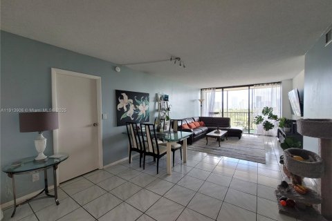 Copropriété à vendre à Aventura, Floride: 2 chambres, 105.72 m2 № 1968527 - photo 3