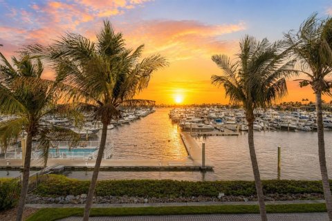 Condo in Palmetto, Florida, 3 bedrooms  № 2100657