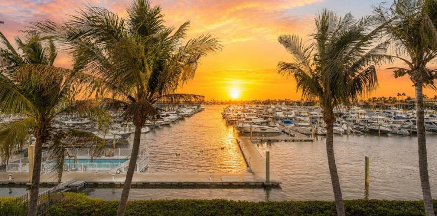 Condo in Palmetto, Florida, 3 bedrooms  № 2100657