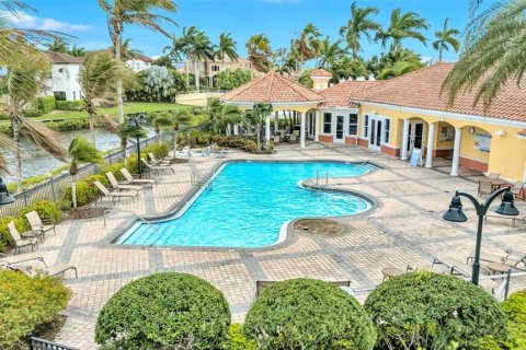 Condo in Palmetto, Florida, 3 bedrooms  № 2100657 - photo 30