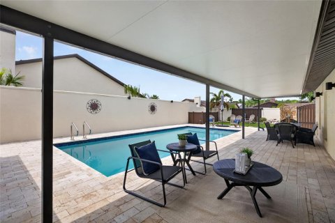 House in Tampa, Florida 3 bedrooms, 189.33 sq.m. № 2202014 - photo 10